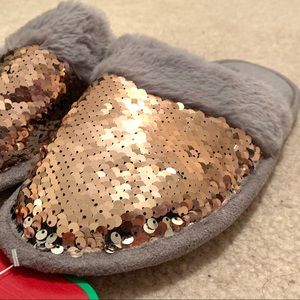 NWT Convertible Sequin Slippers in Size 7/8 ✨
